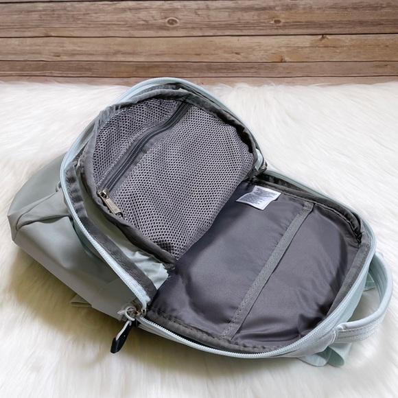 The North Face Women’s Borealis Mini 10 Liter Backpack - Picture 7 of 8